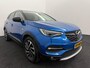 Opel Grandland X 1.2 Turbo Innovation Trekhaak, Apple Carplay/Android Auto, Cruise control, leer, elecstoelverst,  Parkeersensor voor en achter, Dodehoek detector, Rijstrooksensor met correctie Moderne en ruime SUV, Trekhaak aanwezig, Comfortabele hoge zit, Ruime kofferbak en veel binnenruimte.