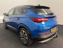 Opel Grandland X 1.2 Turbo Innovation Trekhaak, Apple Carplay/Android Auto, Cruise control, leer, elecstoelverst,  Parkeersensor voor en achter, Dodehoek detector, Rijstrooksensor met correctie Moderne en ruime SUV, Trekhaak aanwezig, Comfortabele hoge zit, Ruime kofferbak en veel binnenruimte.