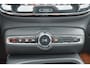 Volvo EX40 Performance Ultra 82 kWh - Panorama/schuifdak - IntelliSafe Assist & Surround - 360º Camera - Harman/Kardon audio - Verwarmde voorstoelen, stuur & achterbank - Parkeersensoren voor & achter - Elektr. bedienb. voorstoelen met geheugen links - Draadloze tel. lader - Warmtepomp - Extra getint glas - Inklapbare trekhaak - 19' LMV