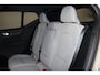 Volvo EX40 Performance Ultra 82 kWh - Panorama/schuifdak - IntelliSafe Assist & Surround - 360º Camera - Harman/Kardon audio - Verwarmde voorstoelen, stuur & achterbank - Parkeersensoren voor & achter - Elektr. bedienb. voorstoelen met geheugen links - Draadloze tel. lader - Warmtepomp - Extra getint glas - Inklapbare trekhaak - 19' LMV