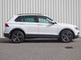 Volkswagen Tiguan 1.4 TSI eHybrid 245pk R-Line Business+ | SoH 90% | Trekhaak Wegklapbaar | All Season Banden | Extra Getint Glas | 18" Velgen | Apple Carplay