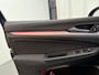 Volkswagen Golf 1.0 TSI Life Business Alcantara Sfeerverlichting Navigatie Parkeersensoren
