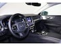 Volvo V60 T6 Recharge AWD Plus Bright - Panorama/schuifdak - Bowers & Wilkins audio - Parkeercamera achter - Verwarmde voorstoelen, stuur & achterbank - Parkeersensoren voor & achter - Elektr. bedienb. voorstoelen met geheugen - Cruise control - 19' LMV