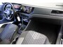 Volkswagen Polo 1.0 TSI 95pk R-Line / Navigatie by APP / LM 16 inch / Parkeersensoren / LED / Digital cockpit