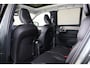 Volvo XC90 T8 AWD Ultra Bright Executive Edition - Luchtvering - Panorama/schuifdak - IntelliSafe Assist & Surround - 360º Camera - Bowers & Wilkins audio - Adaptieve LED koplampen - Verwarmde voorstoelen, stuur & achterbank - Parkeersensoren voor & achter - Elektr. bedienb. voorstoelen met geheugen - Head up display - Draadloze tel. lader - Extra getint glas - Inklapbare trekhaak - 22' LMV
