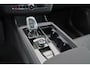Volvo XC90 T8 AWD Ultra Bright Executive Edition - Luchtvering - Panorama/schuifdak - IntelliSafe Assist & Surround - 360º Camera - Bowers & Wilkins audio - Adaptieve LED koplampen - Verwarmde voorstoelen, stuur & achterbank - Parkeersensoren voor & achter - Elektr. bedienb. voorstoelen met geheugen - Head up display - Draadloze tel. lader - Extra getint glas - Inklapbare trekhaak - 22' LMV