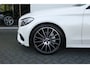 Mercedes-Benz C-klasse Estate 180 AMG Sport Edition / Parelmoerwit Diamantweiss/ 19 inch/ Panorama/ 360 camera/ Dodehoekassist/ Grootlicht assist/ Multibeam/ 9G automaat/ Sfeerverlichting/ Winterset