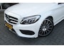 Mercedes-Benz C-klasse Estate 180 AMG Sport Edition / Parelmoerwit Diamantweiss/ 19 inch/ Panorama/ 360 camera/ Dodehoekassist/ Grootlicht assist/ Multibeam/ 9G automaat/ Sfeerverlichting/ Winterset