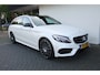 Mercedes-Benz C-klasse Estate 180 AMG Sport Edition / Parelmoerwit Diamantweiss/ 19 inch/ Panorama/ 360 camera/ Dodehoekassist/ Grootlicht assist/ Multibeam/ 9G automaat/ Sfeerverlichting/ Winterset