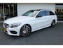 Mercedes-Benz C-klasse Estate 180 AMG Sport Edition / Parelmoerwit Diamantweiss/ 19 inch/ Panorama/ 360 camera/ Dodehoekassist/ Grootlicht assist/ Multibeam/ 9G automaat/ Sfeerverlichting/ Winterset