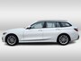 BMW 3-Serie Touring 320i Business Edition 1e-Eig. & Dealer-Onderh. BOVAG-Garantie. NL-Auto.