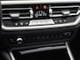 BMW 3-Serie Touring 320i Business Edition 1e-Eig. & Dealer-Onderh. BOVAG-Garantie. NL-Auto.
