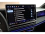 Volkswagen Tiguan 1.5 eHybrid 204pk R-Line Edition Black Style Panoramadak Trekhaak 360Camera Stoelverwarming Virtual Cockpit Navigatie