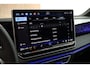 Volkswagen Tiguan 1.5 eHybrid 204pk R-Line Edition Black Style Panoramadak Trekhaak 360Camera Stoelverwarming Virtual Cockpit Navigatie