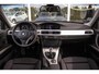 BMW 3-Serie 318i | 1e eigenaar | NL auto | Sportstoelen | Xenon | Stoelverwarming | Sportstuur | Cruise control | Navigatie | Bluetooth | Climate control | PDC | Regensensor