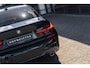 BMW 3-Serie 320i M-Sport | Head-up | Leer | NL auto
