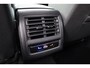 Volkswagen Golf 1.5 eHybrid Life Edition Navigatie, Wegklapbare trekhaak, panoramadak, 18" LMV, achteruitrijcamera, spiegelpakket, clima, lane assist, parkeersensoren voor en achter.