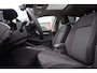 Volkswagen Golf 1.5 eHybrid Life Edition Navigatie, Wegklapbare trekhaak, panoramadak, 18" LMV, achteruitrijcamera, spiegelpakket, clima, lane assist, parkeersensoren voor en achter.