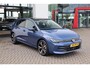 Volkswagen Golf 1.5 eHybrid Life Edition Navigatie, Wegklapbare trekhaak, panoramadak, 18" LMV, achteruitrijcamera, spiegelpakket, clima, lane assist, parkeersensoren voor en achter.