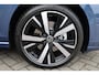 Volkswagen Golf 1.5 eHybrid Life Edition Navigatie, Wegklapbare trekhaak, panoramadak, 18" LMV, achteruitrijcamera, spiegelpakket, clima, lane assist, parkeersensoren voor en achter.