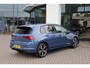 Volkswagen Golf 1.5 eHybrid Life Edition Navigatie, Wegklapbare trekhaak, panoramadak, 18" LMV, achteruitrijcamera, spiegelpakket, clima, lane assist, parkeersensoren voor en achter.