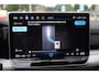 Volkswagen Golf 1.5 eHybrid Life Edition Navigatie, Wegklapbare trekhaak, panoramadak, 18" LMV, achteruitrijcamera, spiegelpakket, clima, lane assist, parkeersensoren voor en achter.