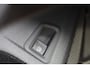 Volkswagen Golf 1.5 eHybrid Life Edition Navigatie, Wegklapbare trekhaak, panoramadak, 18" LMV, achteruitrijcamera, spiegelpakket, clima, lane assist, parkeersensoren voor en achter.