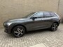 Volvo XC60 2.0 Recharge T6 AWD R-Design | Panoramadak | Elektrisch Wegklapbare Trekhaak | Harman/Kardon | Head Up Display | Adaptive Cruise Control | Luchtvering | PDC V+A | Camera | Elek. bestuurdersstoel | Elektrische achterklep |