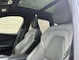 Volvo XC60 2.0 Recharge T6 AWD R-Design | Panoramadak | Elektrisch Wegklapbare Trekhaak | Harman/Kardon | Head Up Display | Adaptive Cruise Control | Luchtvering | PDC V+A | Camera | Elek. bestuurdersstoel