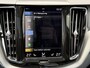 Volvo XC60 2.0 Recharge T6 AWD R-Design | Panoramadak | Elektrisch Wegklapbare Trekhaak | Harman/Kardon | Head Up Display | Adaptive Cruise Control | Luchtvering | PDC V+A | Camera | Elek. bestuurdersstoel | Elektrische achterklep |