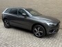 Volvo XC60 2.0 Recharge T6 AWD R-Design | Panoramadak | Elektrisch Wegklapbare Trekhaak | Harman/Kardon | Head Up Display | Adaptive Cruise Control | Luchtvering | PDC V+A | Camera | Elek. bestuurdersstoel | Elektrische achterklep |
