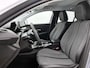 Peugeot 208 Allure 100pk | Navigatie via draadloze Apple Carplay / Android Auto | Climate Control | Cruise Control | Parkeersensoren v+a | Armsteun | Digitaal instrumentenpaneel | DAB+ radio | Led koplampen | Donker getint glas | 16" lichtmetalen velgen |