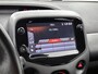 Toyota Aygo 1.0 VVT-i x-play | Dealer onderhouden | Apple CarPlay/Android Auto | achteruitrijcamera | Airco | Onderweg-naar-dealer