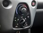 Toyota Aygo 1.0 VVT-i x-play | Dealer onderhouden | Apple CarPlay/Android Auto | achteruitrijcamera | Airco | Onderweg-naar-dealer