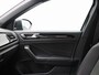 Volkswagen T-Roc 1.5 TSi 150 Pk Automaat R-Line | Trekhaak | Stoelverwarming | Camera | Climatronic | Adaptive cruise | Carplay | Navigatie | 17 Inch | 16.410 Km !!