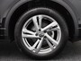 Volkswagen T-Roc 1.5 TSi 150 Pk Automaat R-Line | Trekhaak | Stoelverwarming | Camera | Climatronic | Adaptive cruise | Carplay | Navigatie | 17 Inch | 16.410 Km !!