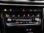 Volkswagen T-Roc 1.5 TSi 150 Pk Automaat R-Line | Trekhaak | Stoelverwarming | Camera | Climatronic | Adaptive cruise | Carplay | Navigatie | 17 Inch | 16.410 Km !!