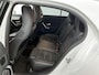 Mercedes-Benz A-klasse 250 e AMG Line | Panoramadak | Achteruitrijcamera | Digitale radio DAB+ | Night pakket | Inclusief 24 maanden MB Certified garantie voor Europa.