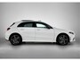 Mercedes-Benz A-klasse 250 e AMG Line | Panoramadak | Achteruitrijcamera | Digitale radio DAB+ | Night pakket | Inclusief 24 maanden MB Certified garantie voor Europa.