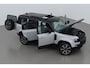 Land Rover Defender 2.0 P300e 110 X | FACELIFT | ClearSight | Meridian Surround | Trekhaak | Luchtvering | Koelbox | Panoramadak | 22 Inch