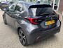 Toyota Yaris 1.5 Hybrid 115 DYNAMIC LM-VELGEN 16'' APPLE/ANDROID LED NAVI KEYLESS CAMERA CLIMATE PRIVACY GLASS NL-AUTO