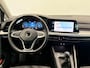 Volkswagen Golf 1.0 TSI 110pk Life Lounge Apple Carplay Android Auto Parkeersensoren Cruise Control DAB Climate Control LED Koplampen Bluetooth Lichtmetalen Velgen