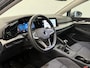 Volkswagen Golf 1.0 TSI 110pk Life Lounge Apple Carplay Android Auto Parkeersensoren Cruise Control DAB Climate Control LED Koplampen Bluetooth Lichtmetalen Velgen