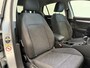 Volkswagen Golf 1.0 TSI 110pk Life Lounge Apple Carplay Android Auto Parkeersensoren Cruise Control DAB Climate Control LED Koplampen Bluetooth Lichtmetalen Velgen