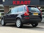 Volvo XC90 Kinetic 2.5 T 210 pk - AUTOMAAT - 7 persoons - APK 04-2027!
