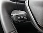 Peugeot 2008 SUV Allure Hybrid 145pk Automaat | Navigatie | Camera v+a | Climate Control | Adaptieve Cruise Control | Parkeersensoren v+a | Keyless | Dodehoeksensor | Draadloze Apple Carplay / Android Auto + telefoonlader | Digitaal instrumentenpaneel | DAB+ radio | Led koplampen | Donker getint glas | 17" lichtmetalen velgen |