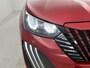 Peugeot 2008 SUV Allure Hybrid 145pk Automaat | Navigatie | Camera v+a | Climate Control | Adaptieve Cruise Control | Parkeersensoren v+a | Keyless | Dodehoeksensor | Draadloze Apple Carplay / Android Auto + telefoonlader | Digitaal instrumentenpaneel | DAB+ radio | Led koplampen | Donker getint glas | 17" lichtmetalen velgen |