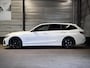 BMW 3-Serie Touring M340i xDrive | Panodak | Laser | Trekhaak | Driving Assistant Prof | 19 inch |