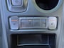 Hyundai Kona Electric EV Premium 64 kWh / SOH 100% / Dealer onderhouden / Head Up Display / CCS snelladen / Stuur- & Stoelverwarming / Warmtepomp / Achteruitrijcamera / Adaptief cruise control / Keyless Entry/Start / Apple Carplay Android Auto /