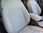 Hyundai Kona Electric EV Premium 64 kWh / SOH 100% / Dealer onderhouden / Head Up Display / CCS snelladen / Stuur- & Stoelverwarming / Warmtepomp / Achteruitrijcamera / Adaptief cruise control / Keyless Entry/Start / Apple Carplay Android Auto /